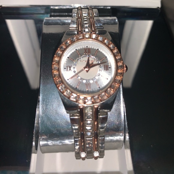 TAHARI Womens watch - Picture 1 of 5